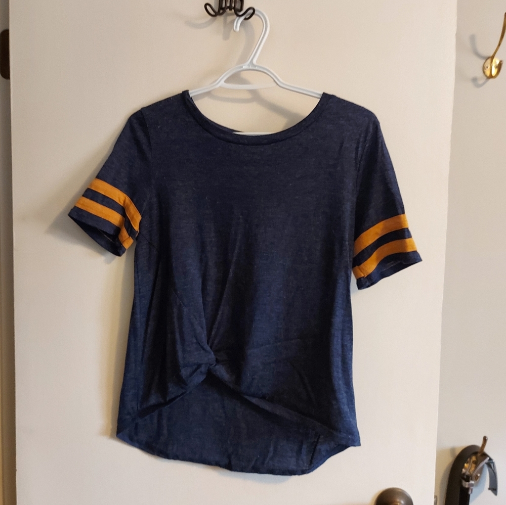 Cropped Front Knot Tee